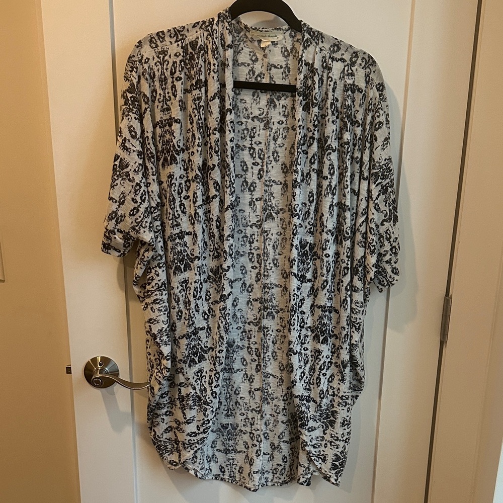 Painted Threads Monochrome Kimono